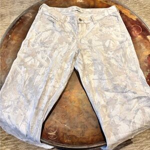 Hollister Low-Rise Baggy Jeans in Light Camo